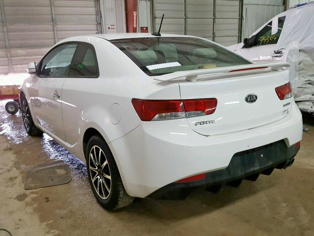 KNAFU6A26C5516031 - 2012 KIA FORTE EX WHITE photo 3