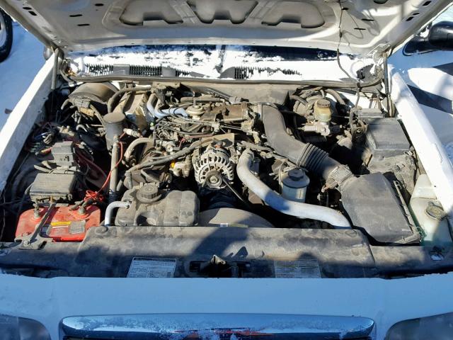 2FAFP71W9WX138220 - 1998 FORD CROWN VICT WHITE photo 7