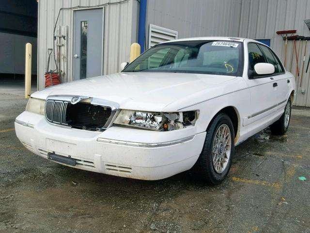 2MEFM74WXYX737949 - 2000 MERCURY GRAND MARQ WHITE photo 2