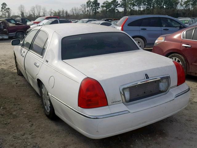 2LNHM82V19X626908 - 2009 LINCOLN TOWN CAR S WHITE photo 3