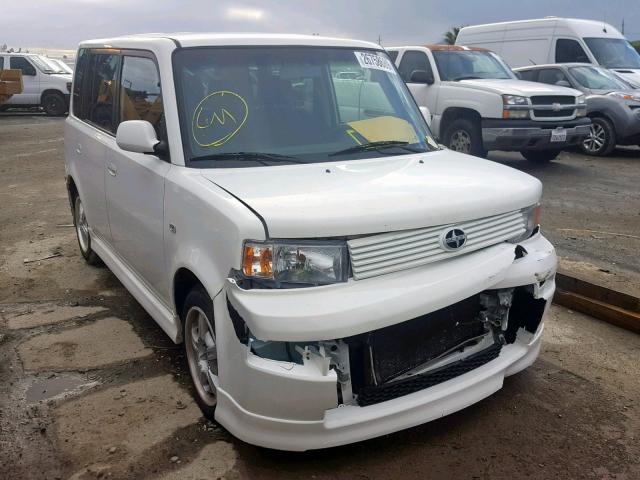 JTLKT324854020132 - 2005 TOYOTA SCION XB WHITE photo 1