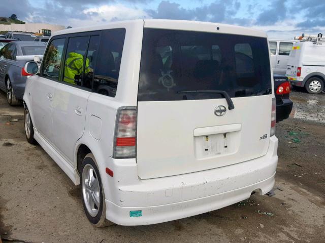 JTLKT324854020132 - 2005 TOYOTA SCION XB WHITE photo 3