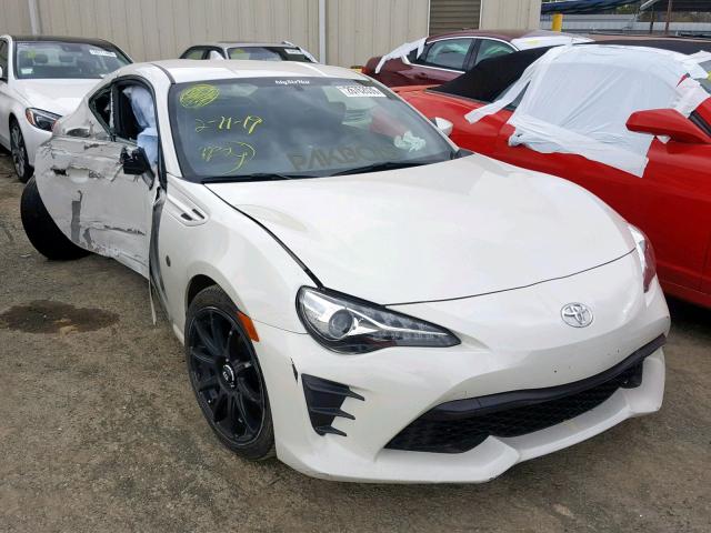 JF1ZNAA11H8710209 - 2017 TOYOTA 86 BASE WHITE photo 1