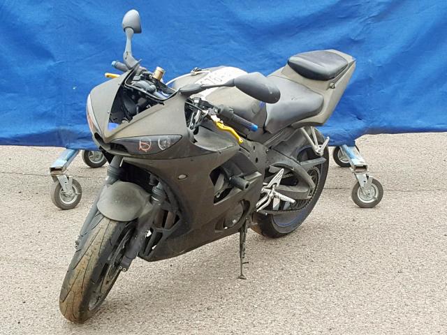 JYARJ06EX3A004381 - 2003 YAMAHA YZFR6 L BLACK photo 2