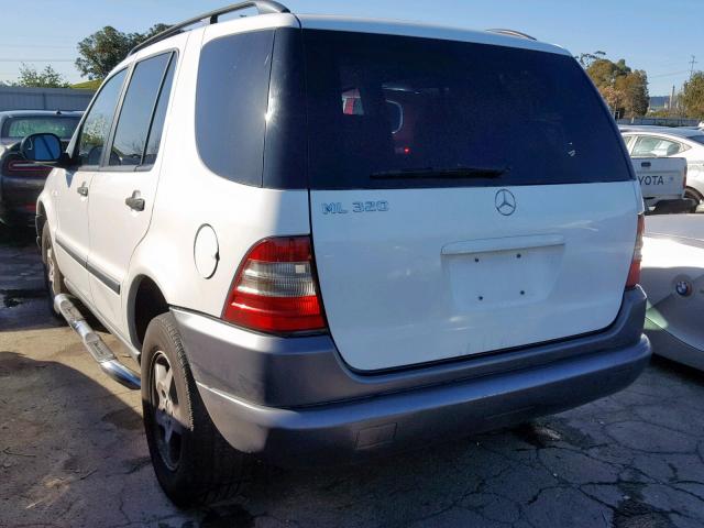 4JGAB54E4XA140084 - 1999 MERCEDES-BENZ ML 320 WHITE photo 3