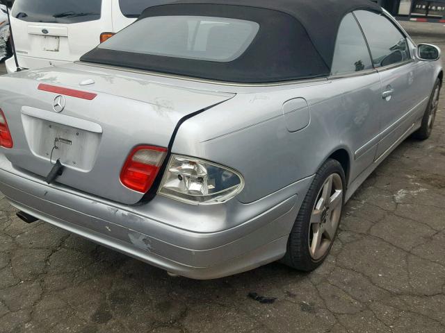 WDBLK65G91T068747 - 2001 MERCEDES-BENZ CLK 320 GRAY photo 4