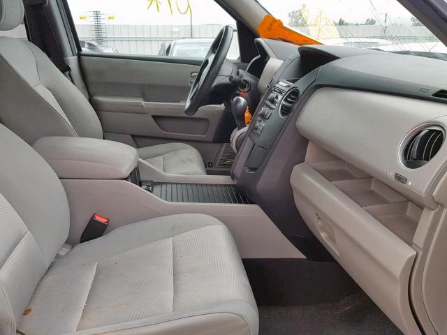 5FNYF3H23CB019270 - 2012 HONDA PILOT LX SILVER photo 5