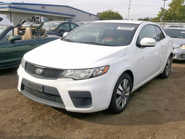 KNAFU6A29D5657158 - 2013 KIA FORTE EX WHITE photo 2