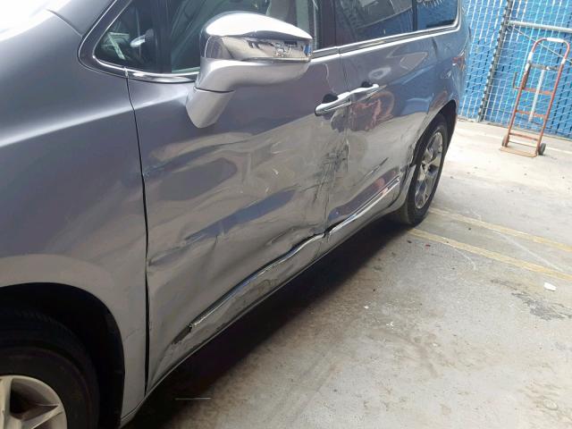 2C4RC1GG9JR273789 - 2018 CHRYSLER PACIFICA L SILVER photo 9