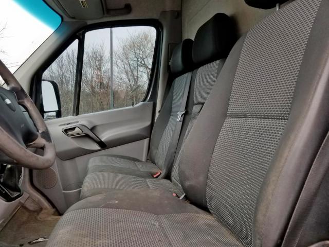 WDYPE7CC4A5475139 - 2010 FREIGHTLINER SPRINTER 2 BLACK photo 8