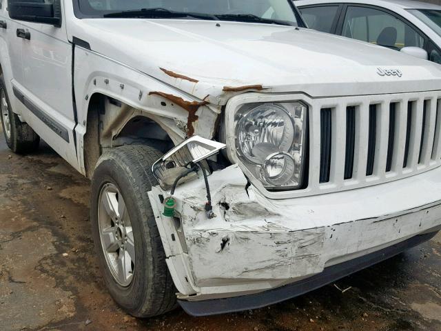 1J4PN2GK2BW581644 - 2011 JEEP LIBERTY SP WHITE photo 9