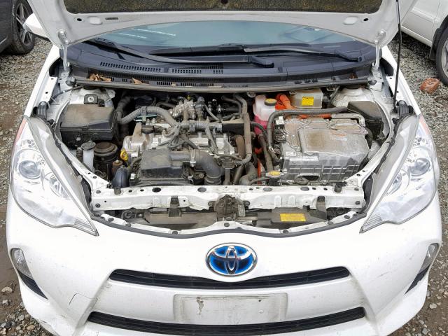 JTDKDTB32E1066895 - 2014 TOYOTA PRIUS C WHITE photo 7