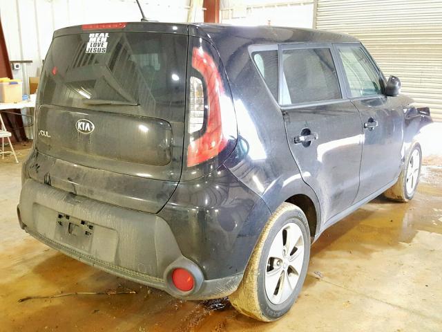 KNDJN2A25G7846160 - 2016 KIA SOUL BLACK photo 4