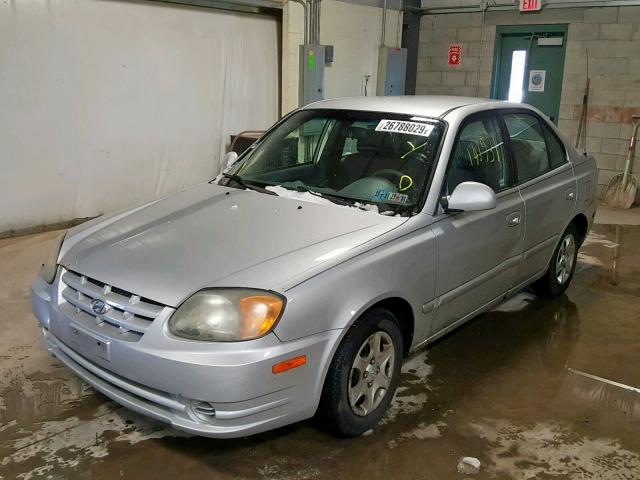 KMHCG45C85U627706 - 2005 HYUNDAI ACCENT GL SILVER photo 2