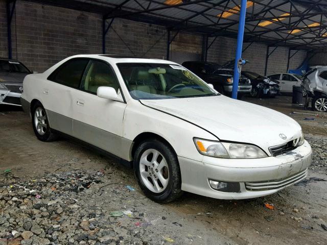 JT8BF28G1Y0243704 - 2000 LEXUS ES 300 WHITE photo 1