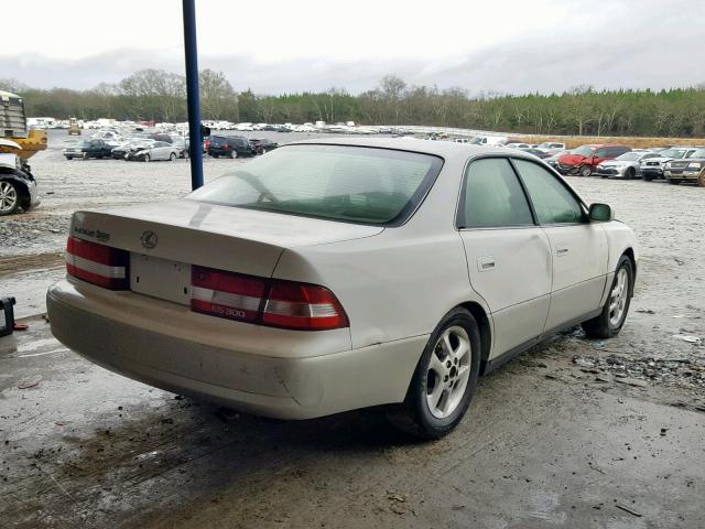 JT8BF28G1Y0243704 - 2000 LEXUS ES 300 WHITE photo 4