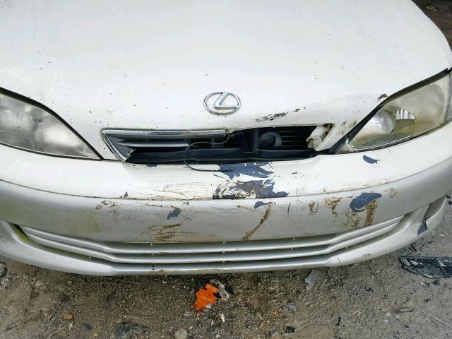 JT8BF28G1Y0243704 - 2000 LEXUS ES 300 WHITE photo 9