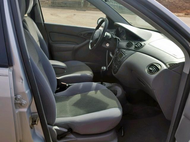 1FAFP34354W126987 - 2004 FORD FOCUS SE C SILVER photo 5