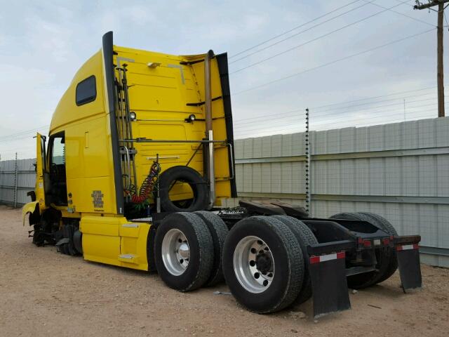 4V4NC9EH6BN296488 - 2011 VOLVO VN VNL YELLOW photo 3