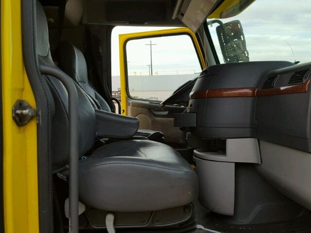 4V4NC9EH6BN296488 - 2011 VOLVO VN VNL YELLOW photo 5