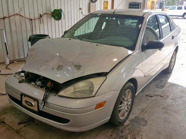 1FAHP383XYW310427 - 2000 FORD FOCUS ZTS SILVER photo 2