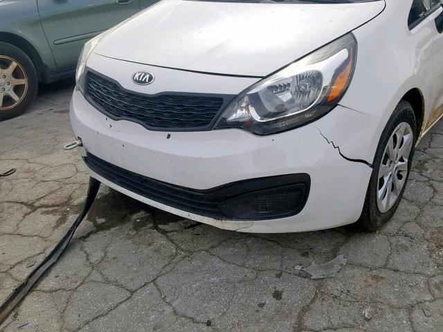 KNADM4A34F6492458 - 2015 KIA RIO LX WHITE photo 9