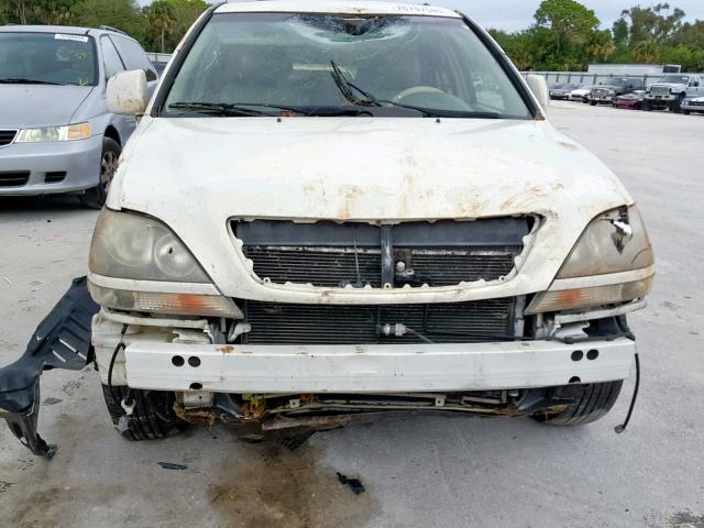 JT6GF10U1Y0047370 - 2000 LEXUS RX 300 WHITE photo 9