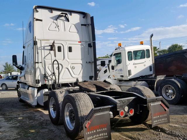 1FUJGLDR9CSBF2529 - 2012 FREIGHTLINER CASCADIA 1 WHITE photo 3