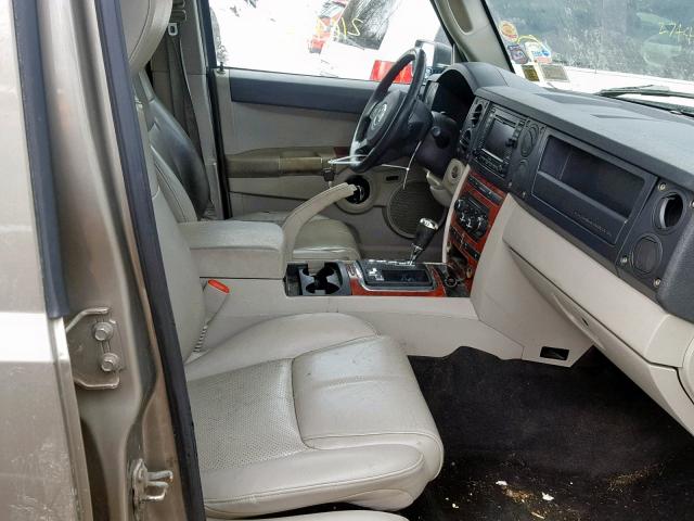 1J8HG58276C143819 - 2006 JEEP COMMANDER GOLD photo 5
