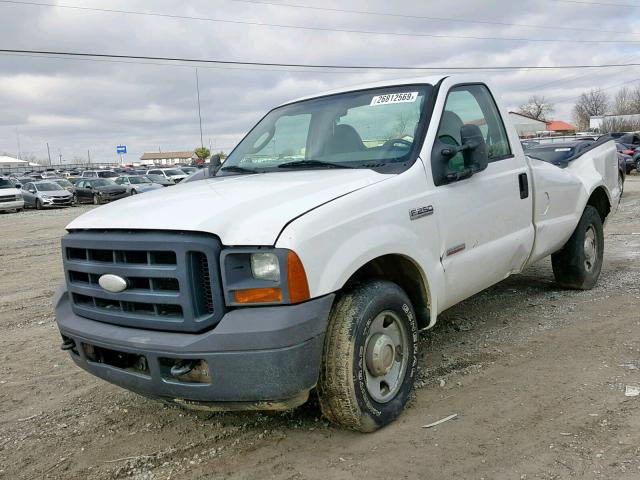 1FTSF20P26EC76949 - 2006 FORD F250 SUPER WHITE photo 2