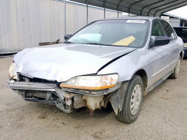 1HGCF86661A135356 - 2001 HONDA ACCORD VAL SILVER photo 2