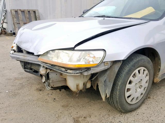 1HGCF86661A135356 - 2001 HONDA ACCORD VAL SILVER photo 9