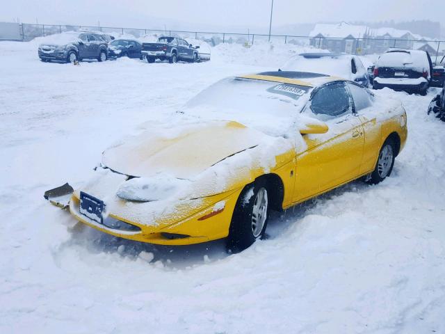 1G8ZY12751Z111179 - 2001 SATURN SC2 YELLOW photo 2