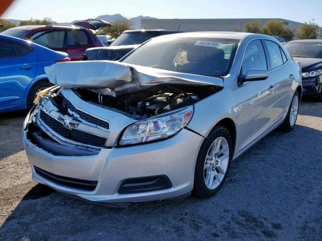 1G11D5SR7DF158753 - 2013 CHEVROLET MALIBU 1LT ვერცხლისფერი ფოტო 2