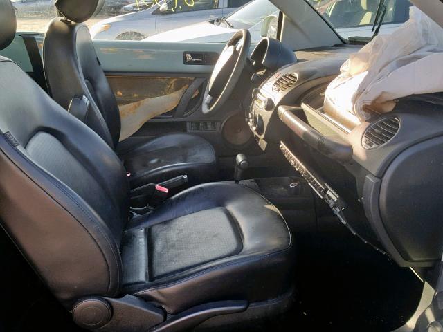 3VWPF31Y06M328069 - 2006 VOLKSWAGEN NEW BEETLE ლურჯი ფოტო 5