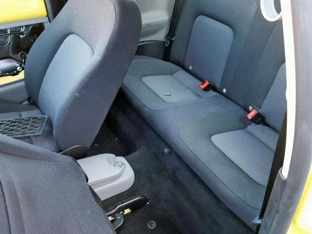 3VWBR31C04M413481 - 2004 VOLKSWAGEN NEW BEETLE 黄色 照片 6