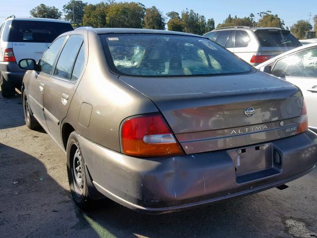 1N4DL01D3XC228972 - 1999 NISSAN ALTIMA XE BROWN photo 3