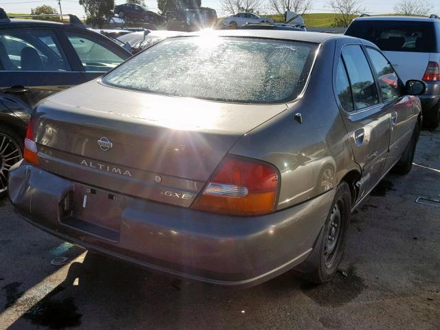 1N4DL01D3XC228972 - 1999 NISSAN ALTIMA XE BROWN photo 4