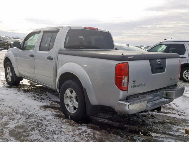 1N6AD07W86C416272 - 2006 NISSAN FRONTIER C SILVER photo 3