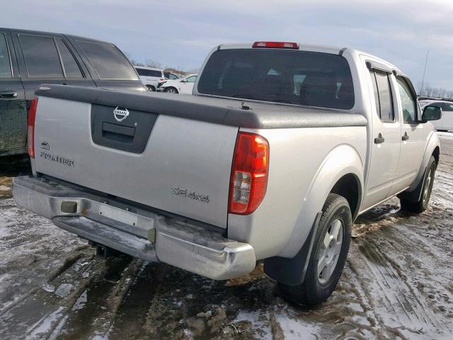 1N6AD07W86C416272 - 2006 NISSAN FRONTIER C SILVER photo 4