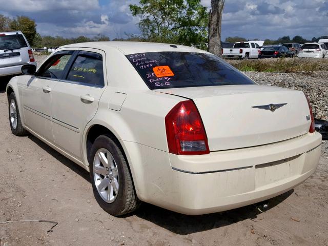 2C3KA53G76H463581 - 2006 CHRYSLER 300 TOURIN WHITE photo 3