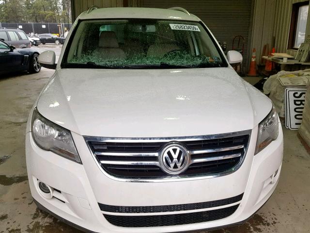 WVGBV75N19W002997 - 2009 VOLKSWAGEN TIGUAN SE WHITE photo 9