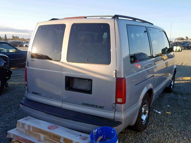 1GNDM19W6YB131489 - 2000 CHEVROLET ASTRO SILVER photo 4