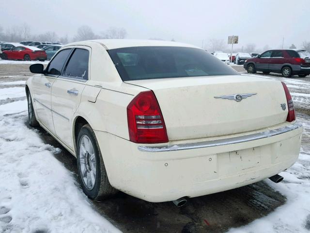 2C3AA63H85H529094 - 2005 CHRYSLER 300C CREAM photo 3