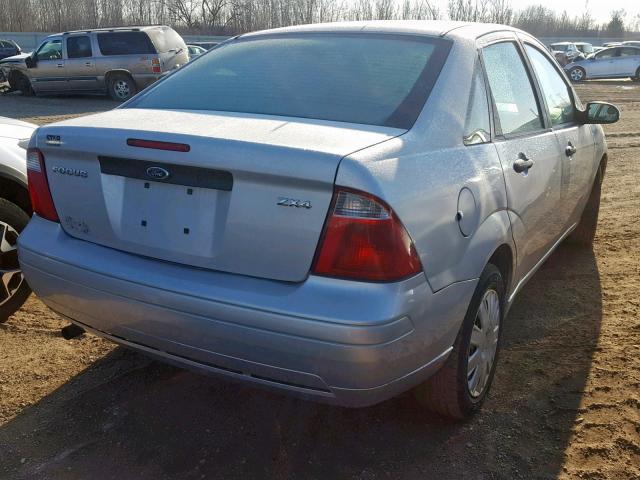 1FAFP34N66W185907 - 2006 FORD FOCUS ZX4 SILVER photo 4