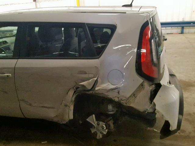 KNDJN2A29E7067597 - 2014 KIA SOUL WHITE photo 9