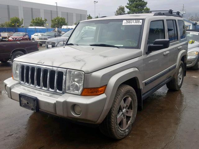 1J8HG48K48C156539 - 2008 JEEP COMMANDER SILVER photo 2