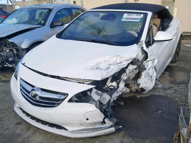 W04WH3N55JG037007 - 2018 BUICK CASCADA PR WHITE photo 2