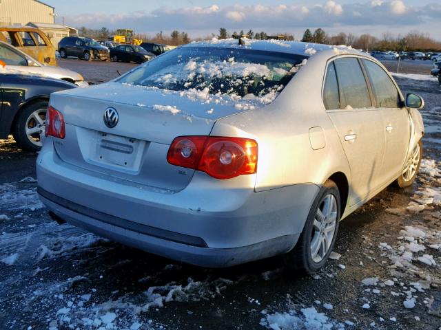 3VWEF71K27M168272 - 2007 VOLKSWAGEN JETTA WOLF SILVER photo 4