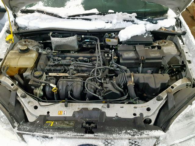 1FAFP34N97W157567 - 2007 FORD FOCUS ZX4 SILVER photo 7